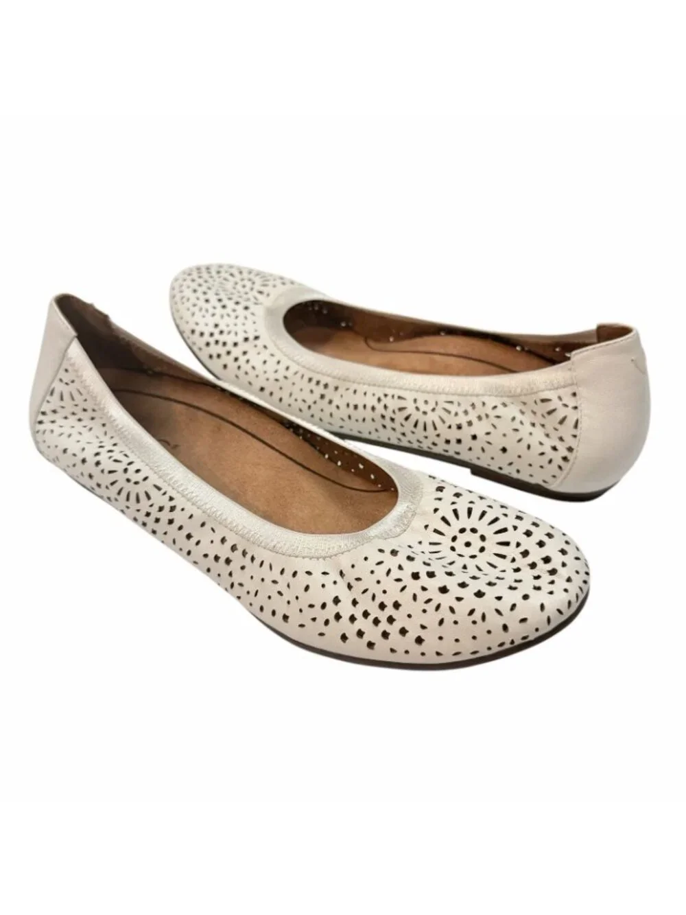 Vionic Robyn Ballet Flats Size 8.5 Perforated Napa Leather White Laser Cut Shoes